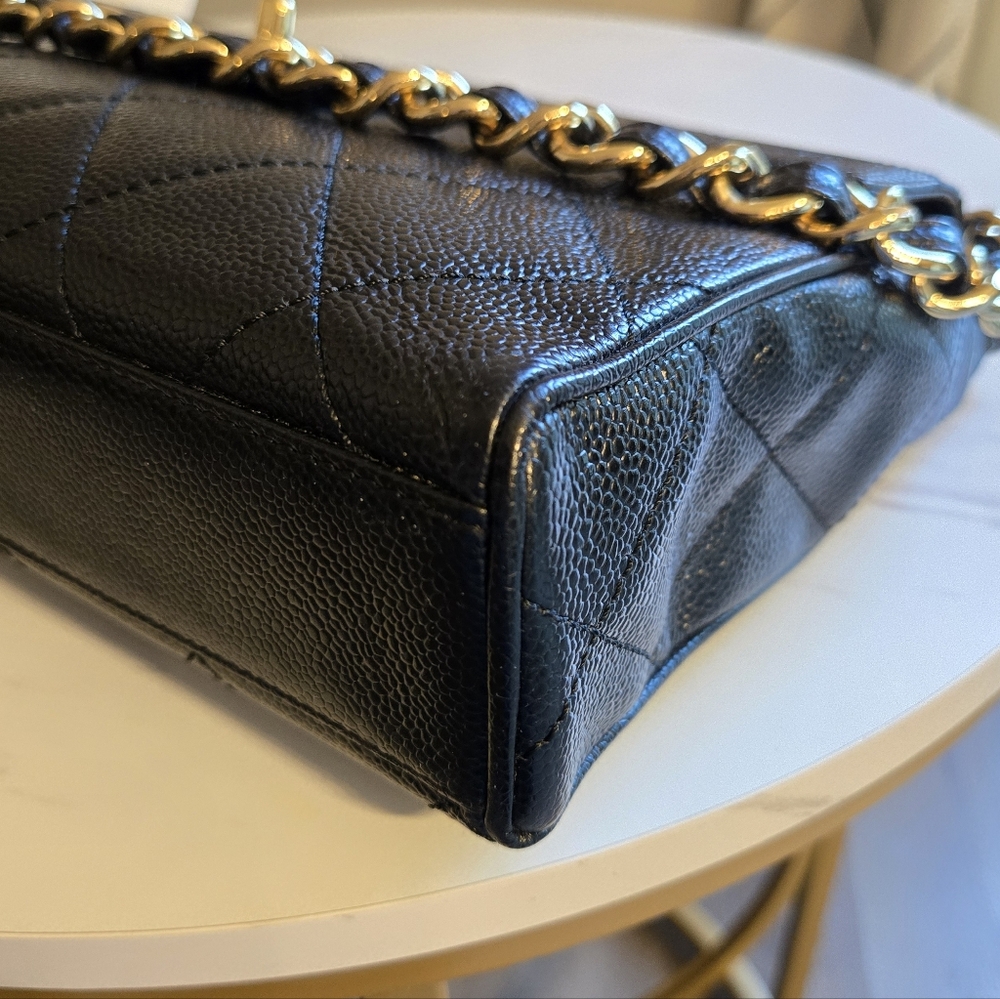 🔥 Chanel Black Quilted Caviar Shoulder Bag 🔥 - Picture 8 of 17